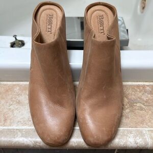 Born tan shoes, size 10M, never worn, NWOB